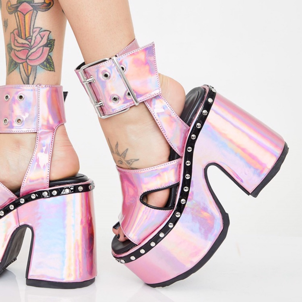Demonia Hologram Platforms Dollskill